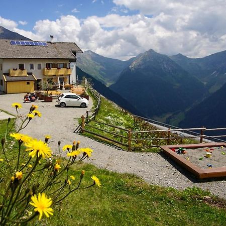 Enzianhuette Berggasthaus San Leonardo in Passiria Kültér fotó